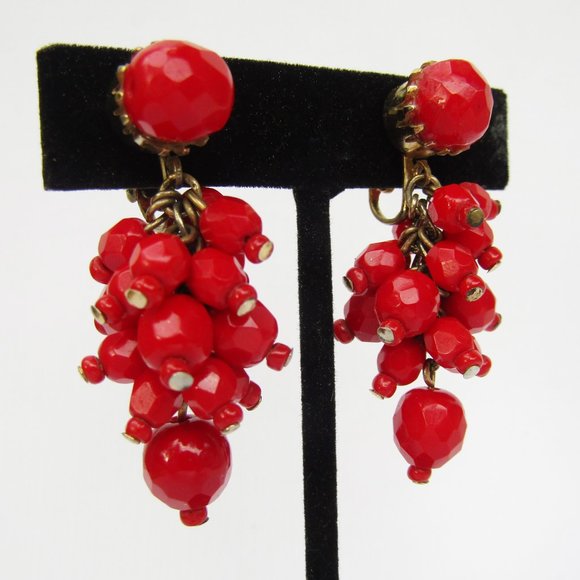 Vintage Red Glass Cha Cha Dangle Earrings Clip On - Picture 2 of 3